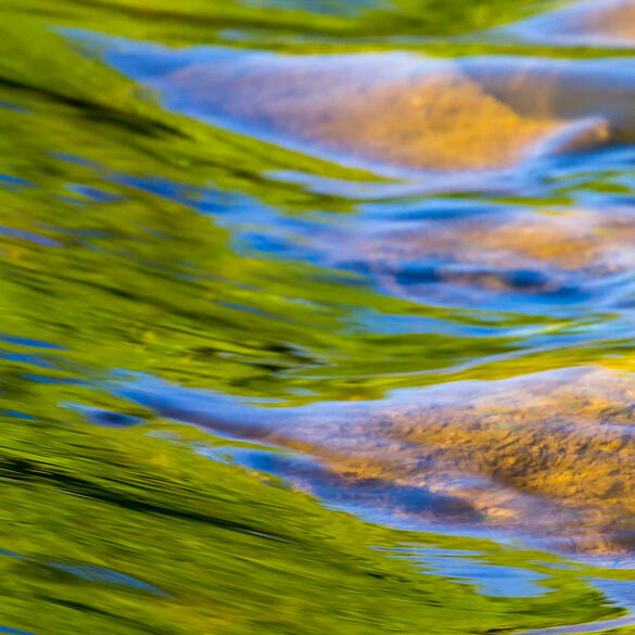 spokój, niczym woda w strumyku opływająca kamienie